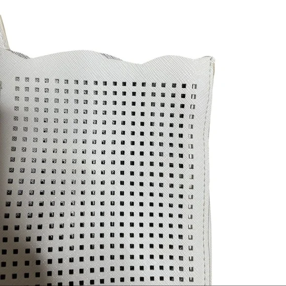 Large Vintage Neiman Marcus Vegan White Silver Scallop Top Shopper Tote - Picture 4 of 7